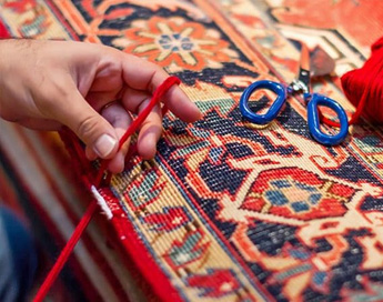 خدمات تخصصی و حرفه ای رفوی فرش در قالیشویی شهر نور
